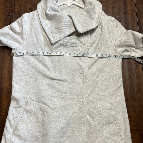 Lululemon Jacket - Picture 11 of 12